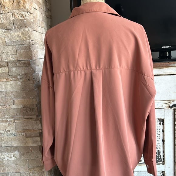 Jodifl rust split neck collar dolman sleeve hi lo oversized blouse - Picture 9 of 16